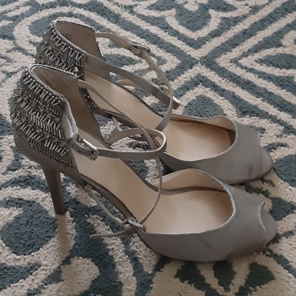 Nine West silver fancy heels - Picture 4 of 12